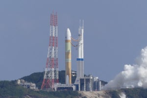 日本の新型ロケット「H3」試験機1号機の打ち上げは中断、ブースタに着火せず