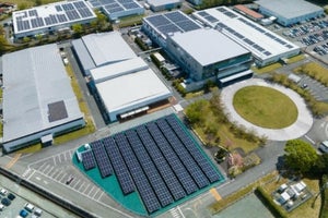 オムロン、電子部品事業の国内全工場にて太陽光発電を活用した生産を開始