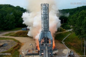 プロメテウスの火、点火！ 欧州の再使用ロケットエンジンが初の燃焼試験を実施
