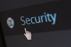 総務省、クラウドサービスに注意喚起 サイバーセキュリティー対策資料公開