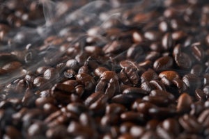 CO2排出ゼロのコーヒー製造へ - UCCが水素を熱源とする焙煎機を導入