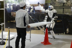 川重のヒューマノイド「Kaleido」が第8世代に、人機カスタムの黒い機体も！　2023国際ロボット展