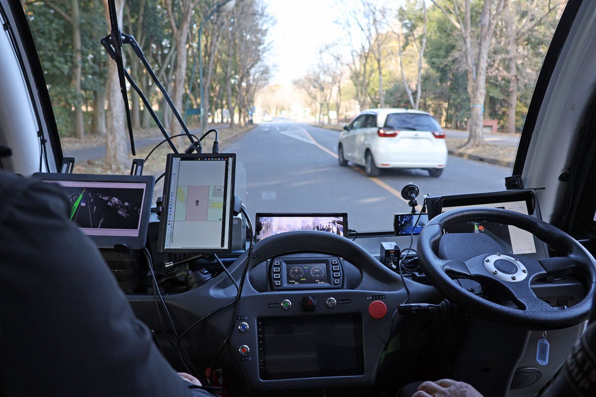 自動運転中の運転席の様子1