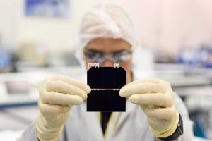 米国政府、CHIPS法に基づきRocket Labの宇宙向け太陽電池製造に最大2390万ドルの支給を決定