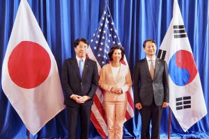 日米韓の商務・経済大臣会合が開催、強靭な半導体サプライチェーン構築などを協議