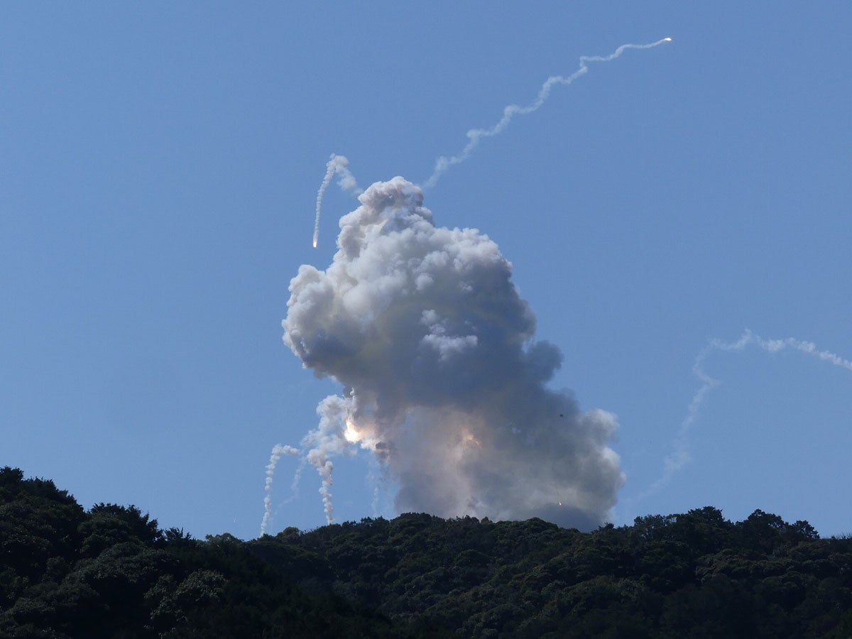 カイロス初号機の打ち上げ