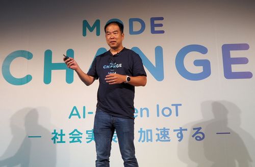 基調講演でAI-driven IoTについて語るMODE CEO/Co-Founderである上田学氏