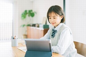 学校におけるICT機器利用調査 ‐ PCやタブレットが学習意欲向上に貢献