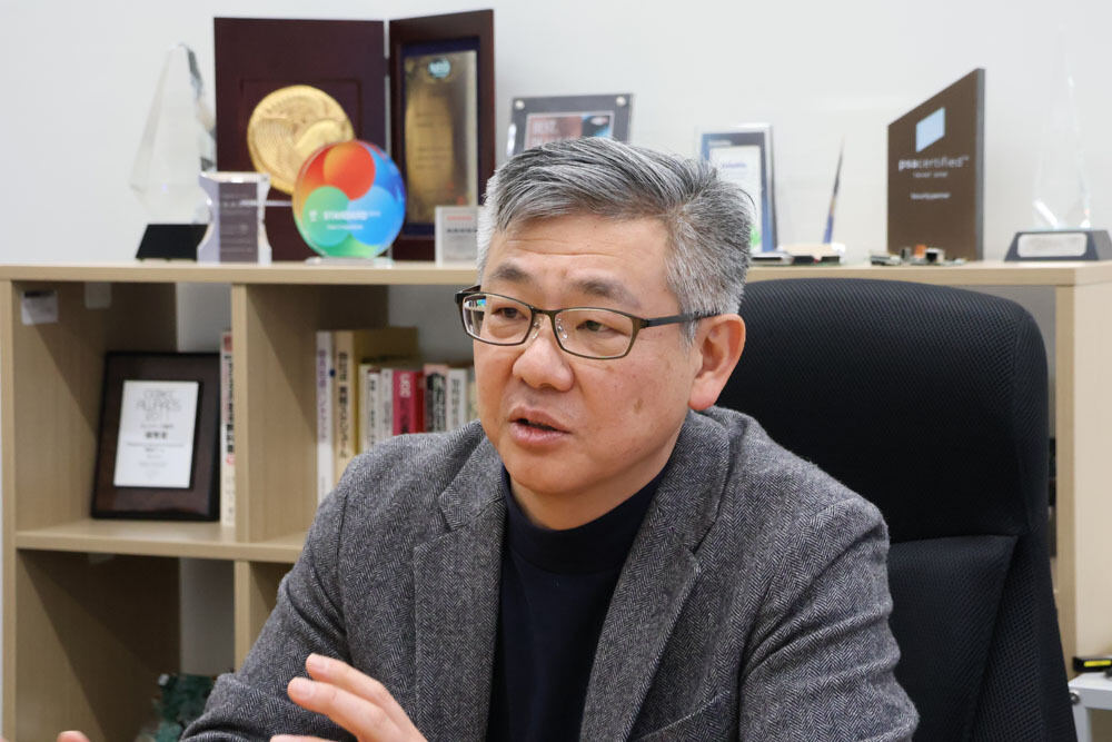 長谷川氏
