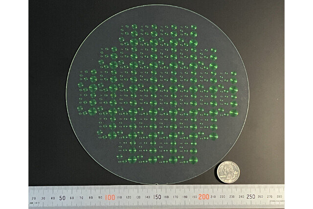 東大など、半導体露光技術のみを用いたメタレンズの量産手法を開発