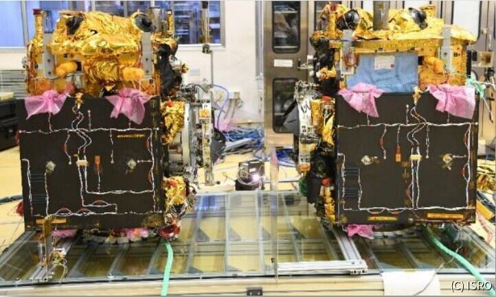 SpaDeXの衛星