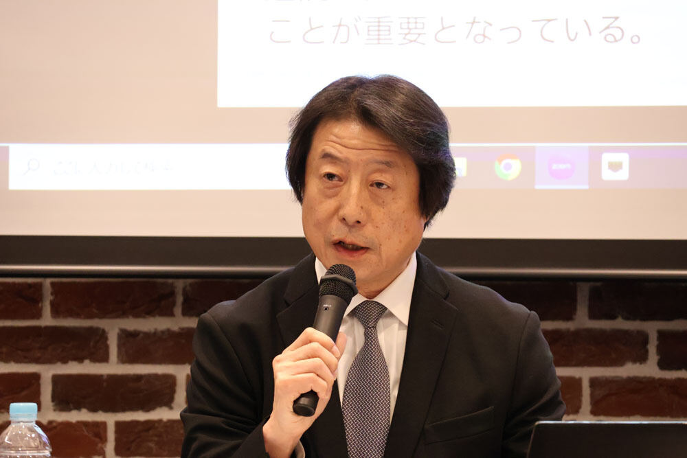 山路健氏