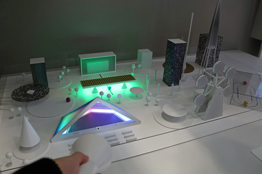 ペロブスカイト太陽電池の展示