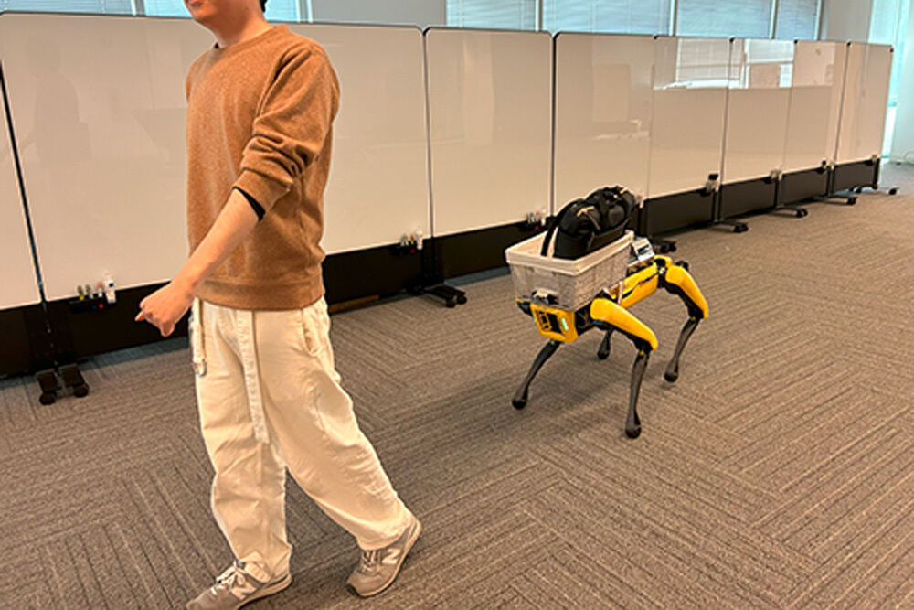 LLMロボットによる「ポーターロボット」