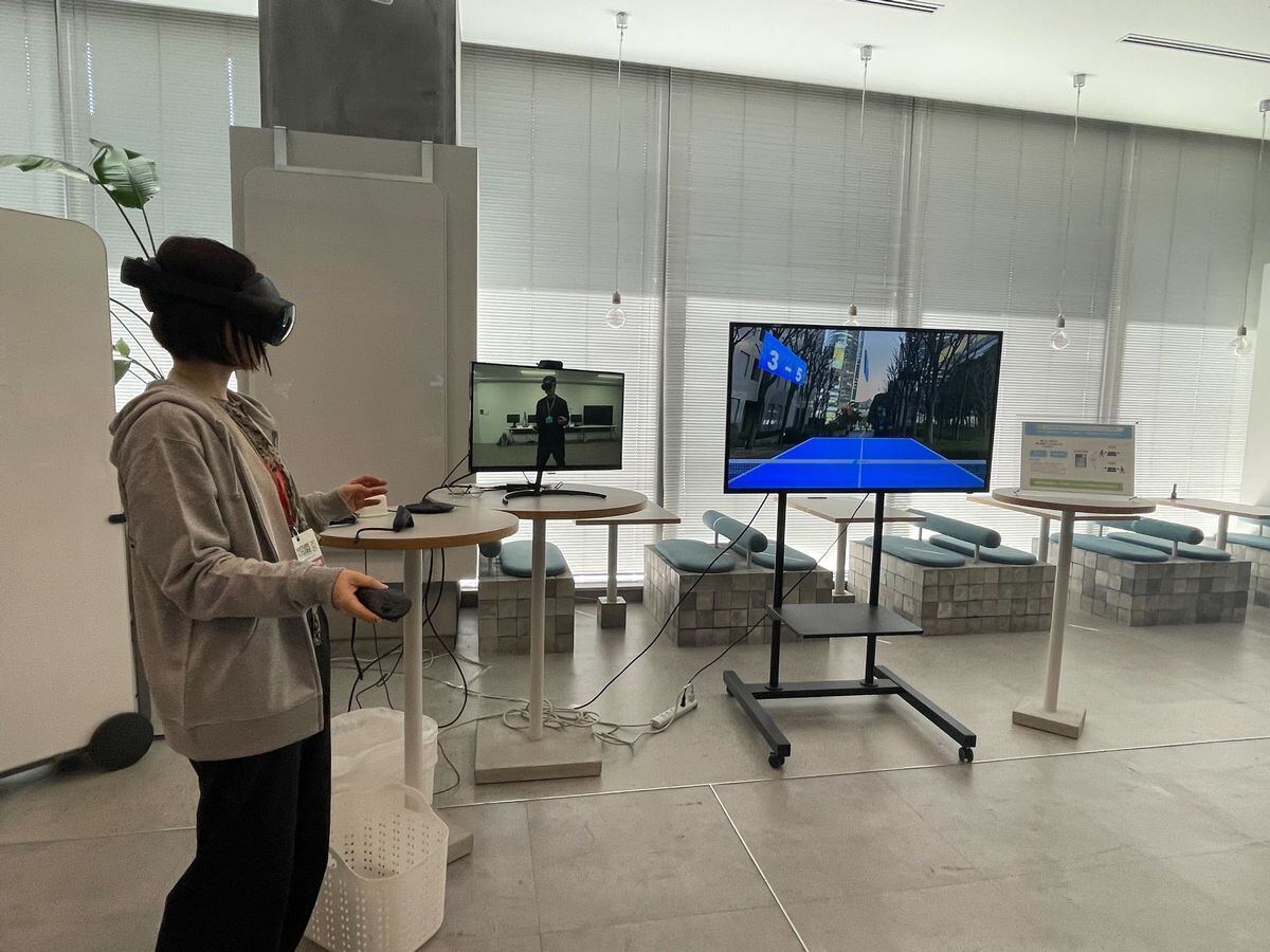 VR卓球をプレイする様子