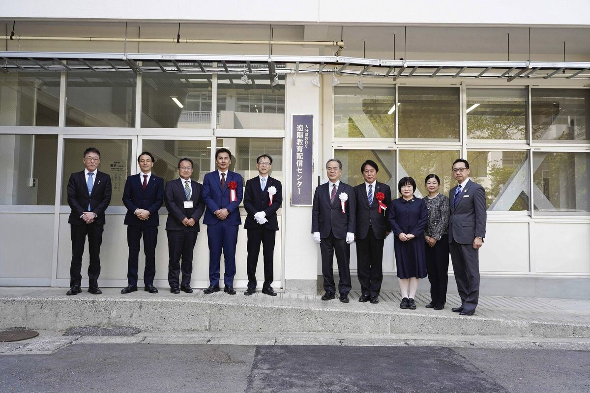 遠隔教育配信センター　開所の様子
