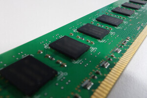 Samsungの2025年第1四半期決算、半導体事業はメモリとファウンドリの低迷で増収減益