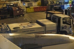 航空機の技術とメカニズムの裏側 第476回 身近な航空関連技術・製品(1)タンク式トイレと汚物処理装置 - 鉄道と何が違う？