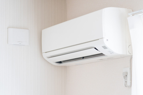 冷房が室内温熱環境に与える影響 - アトピー性皮膚炎と冷房の関係 第1回 冷房の使用と室温の低下は本当に関係があるのか？