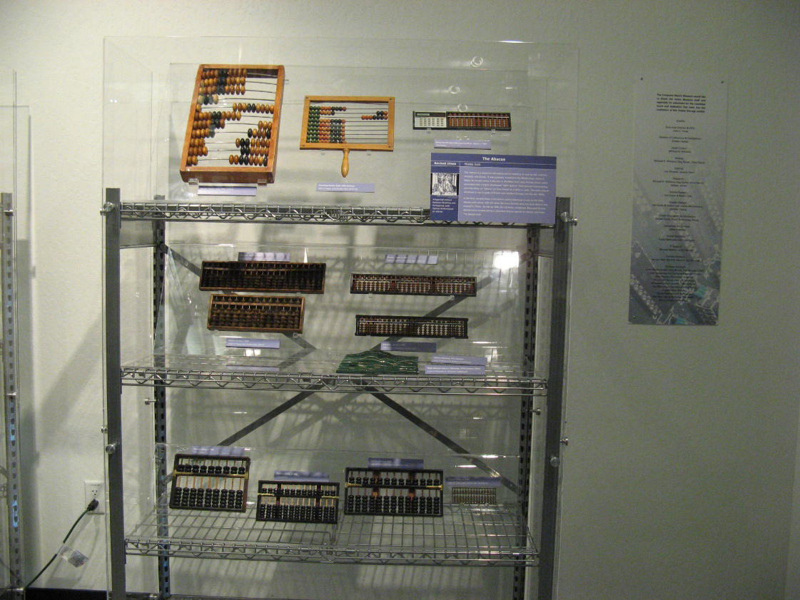 Computer History Museumに展示されている各種のそろばん