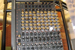 コンピュータアーキテクチャの話 第376回 大砲の弾丸計算のために生み出されたスパコン「ENIAC」