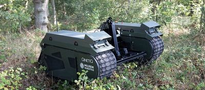 キネティックの大型無人車両(UGV)であるTITAN。同社はUGVの無線通信手段としてMANETを導入する動きを見せている　写真：キネティック