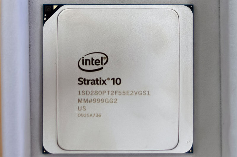 Intel(旧Altera)のFPGA「Stratix 10」のパッケージ