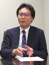 鍾 享璟氏