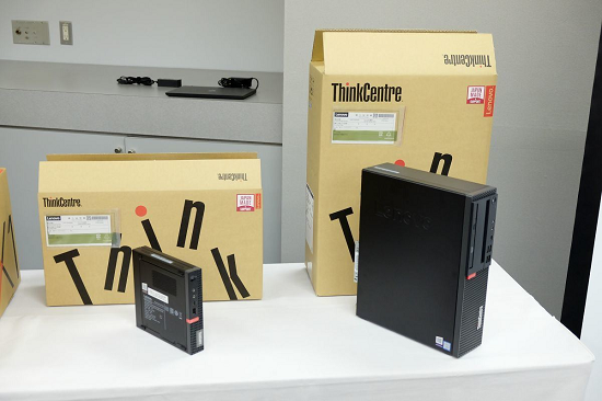 米沢事業所ではスリムタワータイプ(画面右)として「M720s Small」「M920s Small」、小型タイプ(画面左)として「M720q Tiny」「M920q Tiny」を生産する