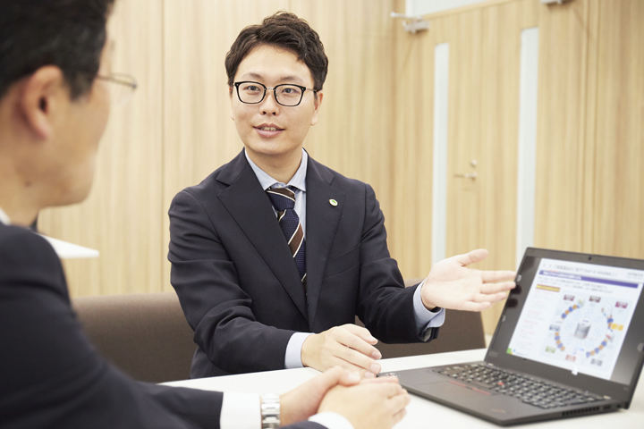 産業・流通情報サービス第一事業部　第一システム本部 第二システム部　第二グループ　加藤玲大氏