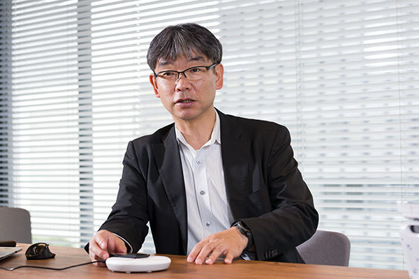 [写真]野添耕二氏インタビューカット