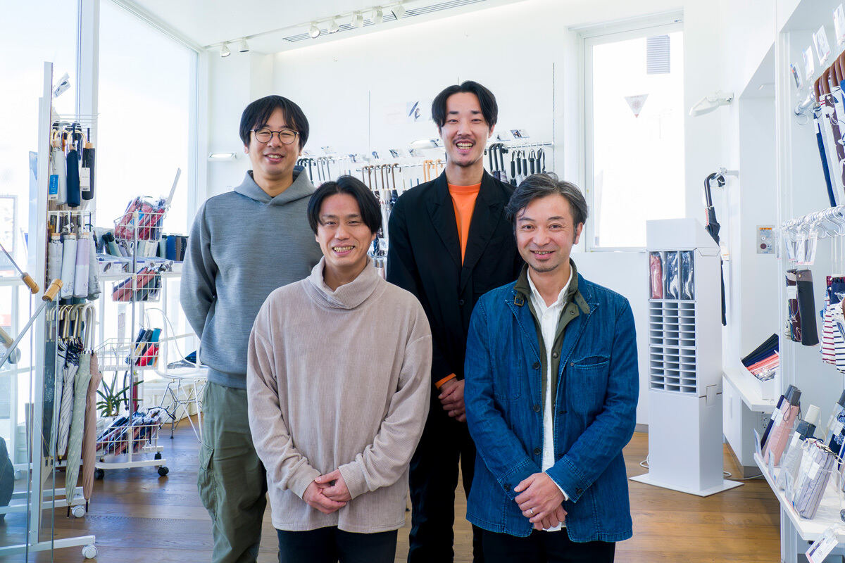 (写真)株式会社Freeandopen(左)と株式会社ウォーターフロント(右)