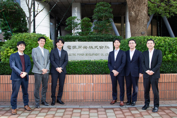 電源開発株式会社(右)と、パートナーの株式会社NTTデータ (左)