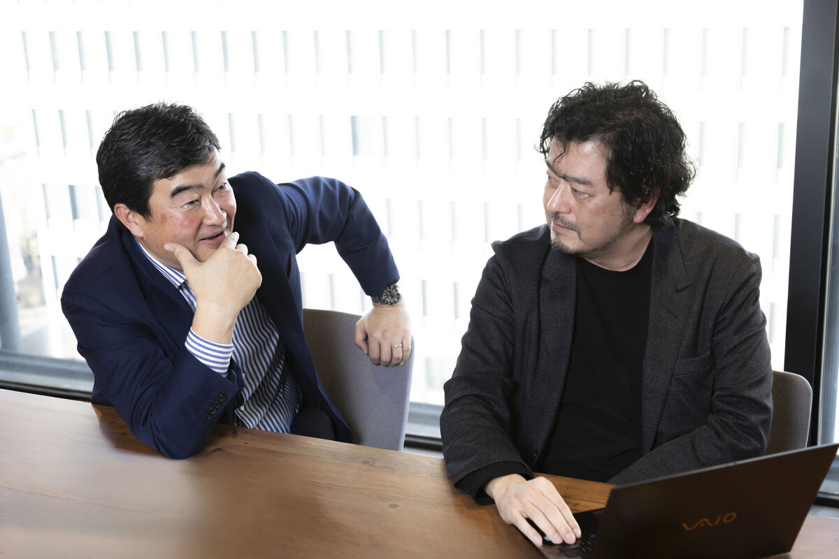（写真）お二人が対談されている様子