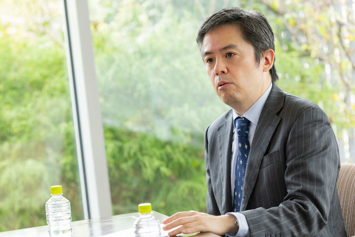 （写真）日本ヒューレット・パッカード合同会社 デジタルセールス・コンピュート事業統括本部 コンピュート技術部 シンシアテクノロジーアーキテクト 古賀 政純 氏
