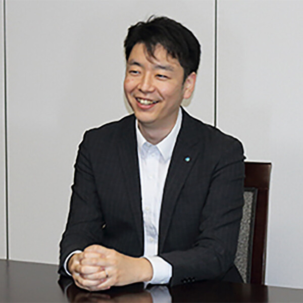 (写真)DXセンター デジタルビジネス推進部 プロジェクト企画課長 峯 竜二 氏