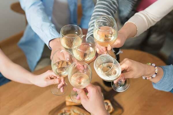 婚活パーティーで乾杯