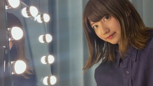 すっかり女優気分! 盛れる? ハリウッドミラーを使ってみた