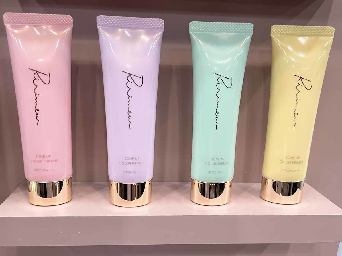 「トーンアップカラープライマー」(各 1,760円)