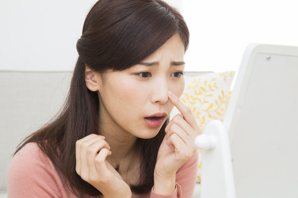 毛穴の白いニョロニョロを撃退するには?
