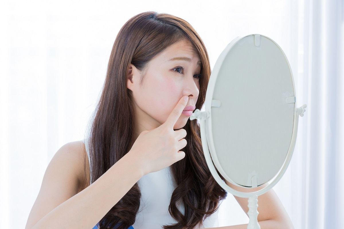 毛穴の白いニョロニョロを撃退するには?