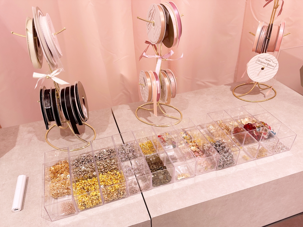 新作ファンデをかわいくデコレーションできるポップアップ限定のブース