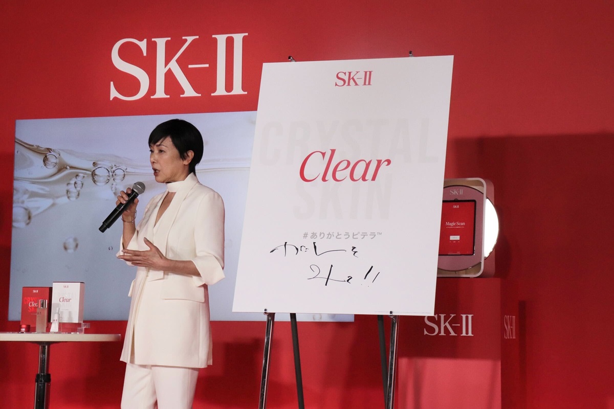 桃井かおりさんが考える「クリアな素肌」は「わたしをみて!!」