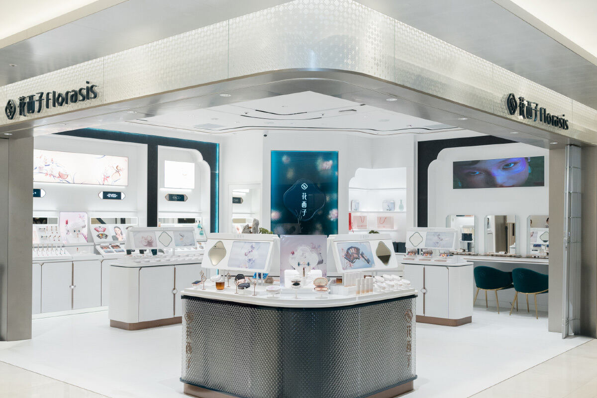 花西子FLORASIS GINZA SIX店