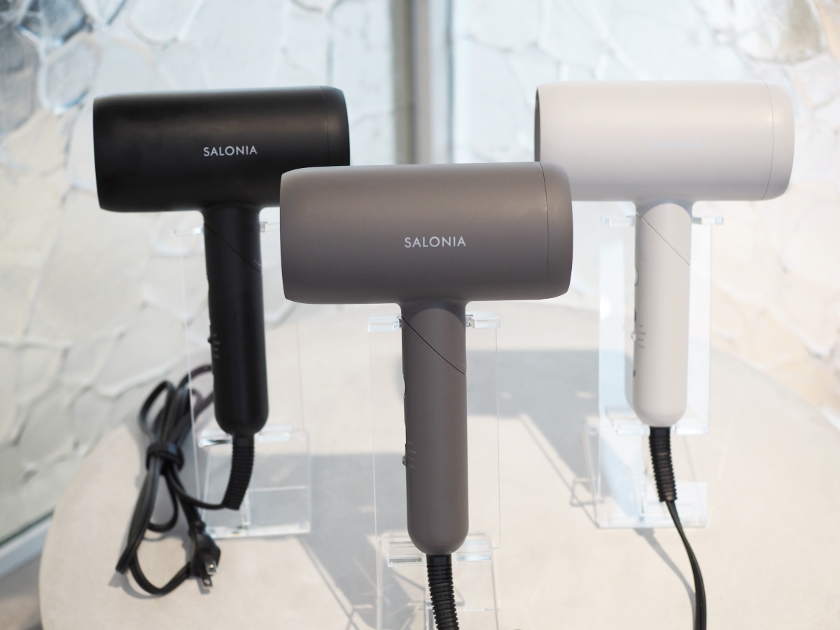 6月17日より発売する「スムースシャインドライヤー」(13,200円)