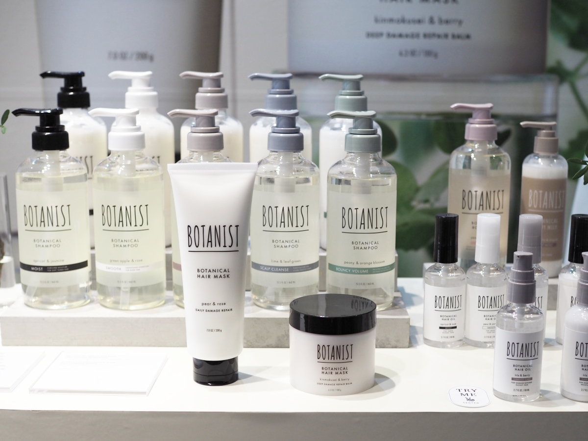 左：ボタニスト ボタニカルヘアマスク デイリーダメージリペア (1,650円)、右：ボタニカルヘアマスク ディープダメージリペアバーム(1,870円)