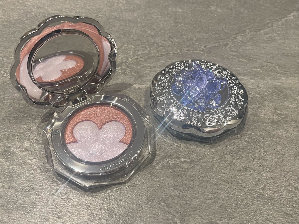 10月11日発売の「10 moonlight magic petals」