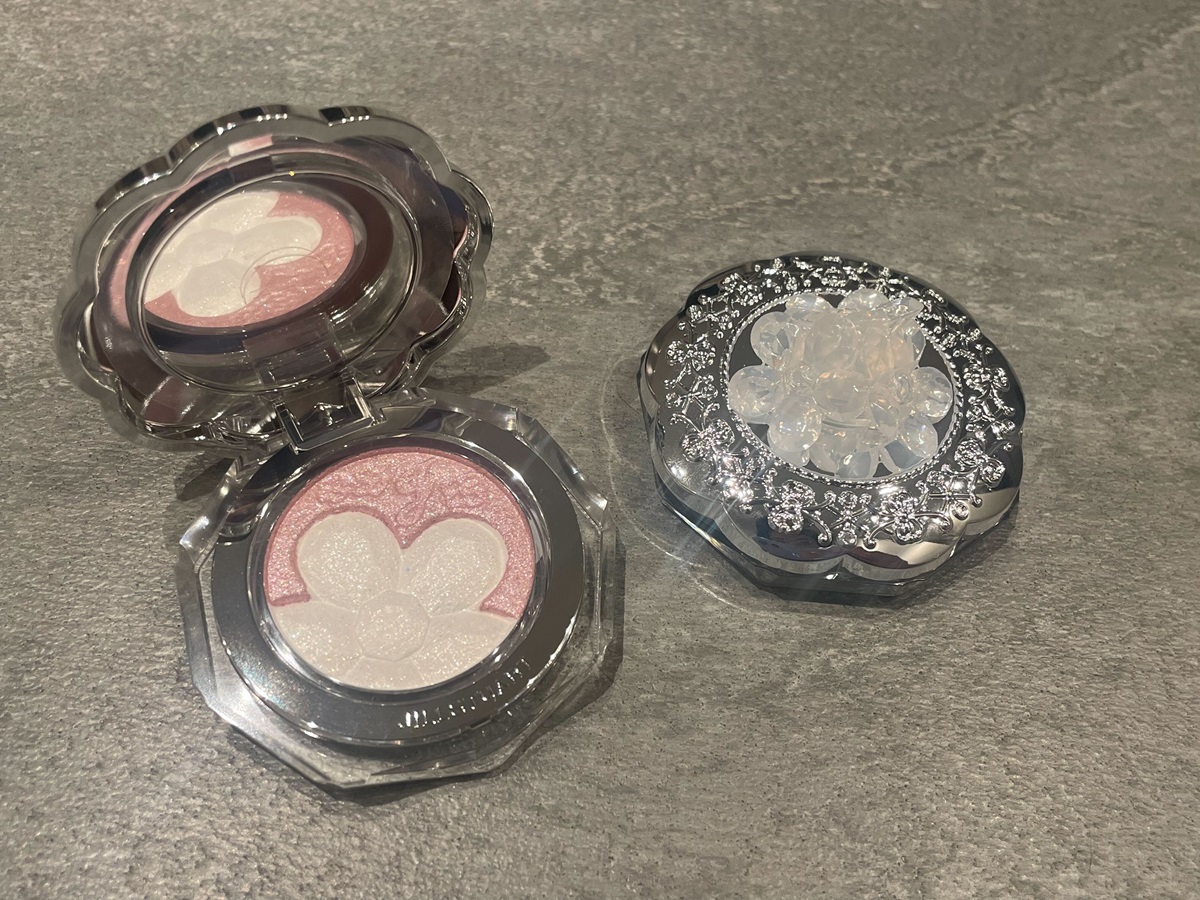 11月8日発売の「11 crystal snow petals」