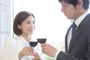 合コンで空回りしてしまう女