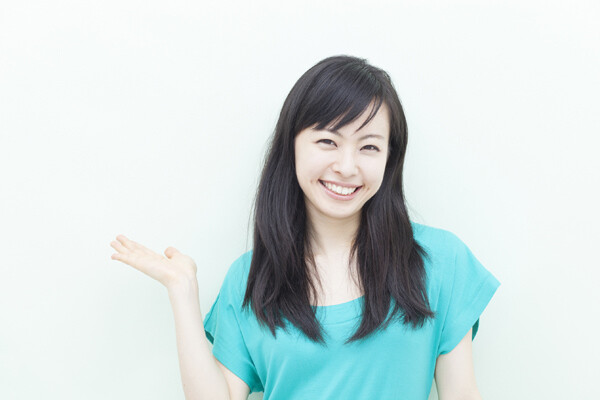 笑顔の女性